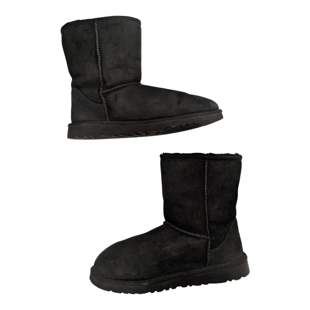 UGG Classic II Short Boots Black Suede Leather Shearling Lined Women's US Size 6